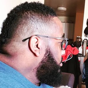 Meet your Posher, Derrick